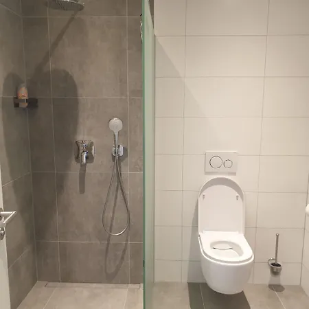 Moebliertes Einzimmerapartment Mit Einzelbetten In Kulmbach, Ada3 Apartman *
